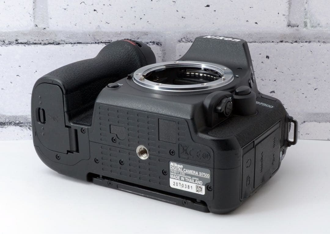 専用！S数少！Nikon D7500●超人気●Wi-Fi内蔵●超望遠レンズ付き