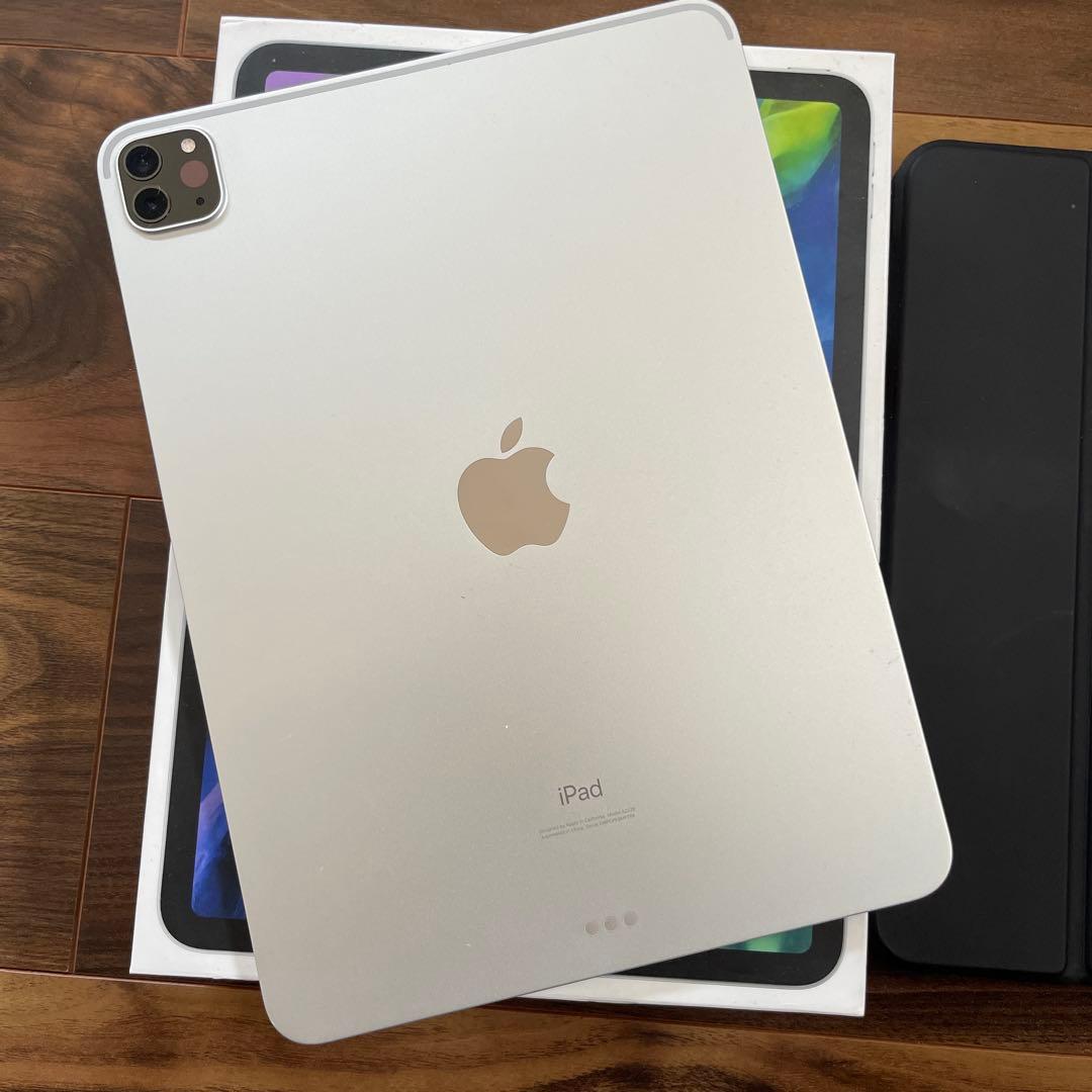 ipadpro 11インチ　箱　備品　ケース付き　保護ガラスほぼ新品。