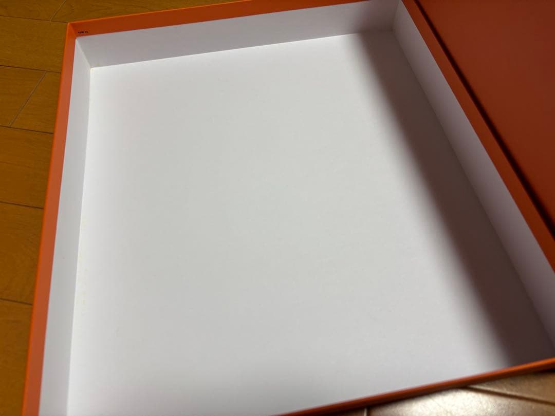 HERMES エルメス　空箱　美品　梱包用紙&リボン付き