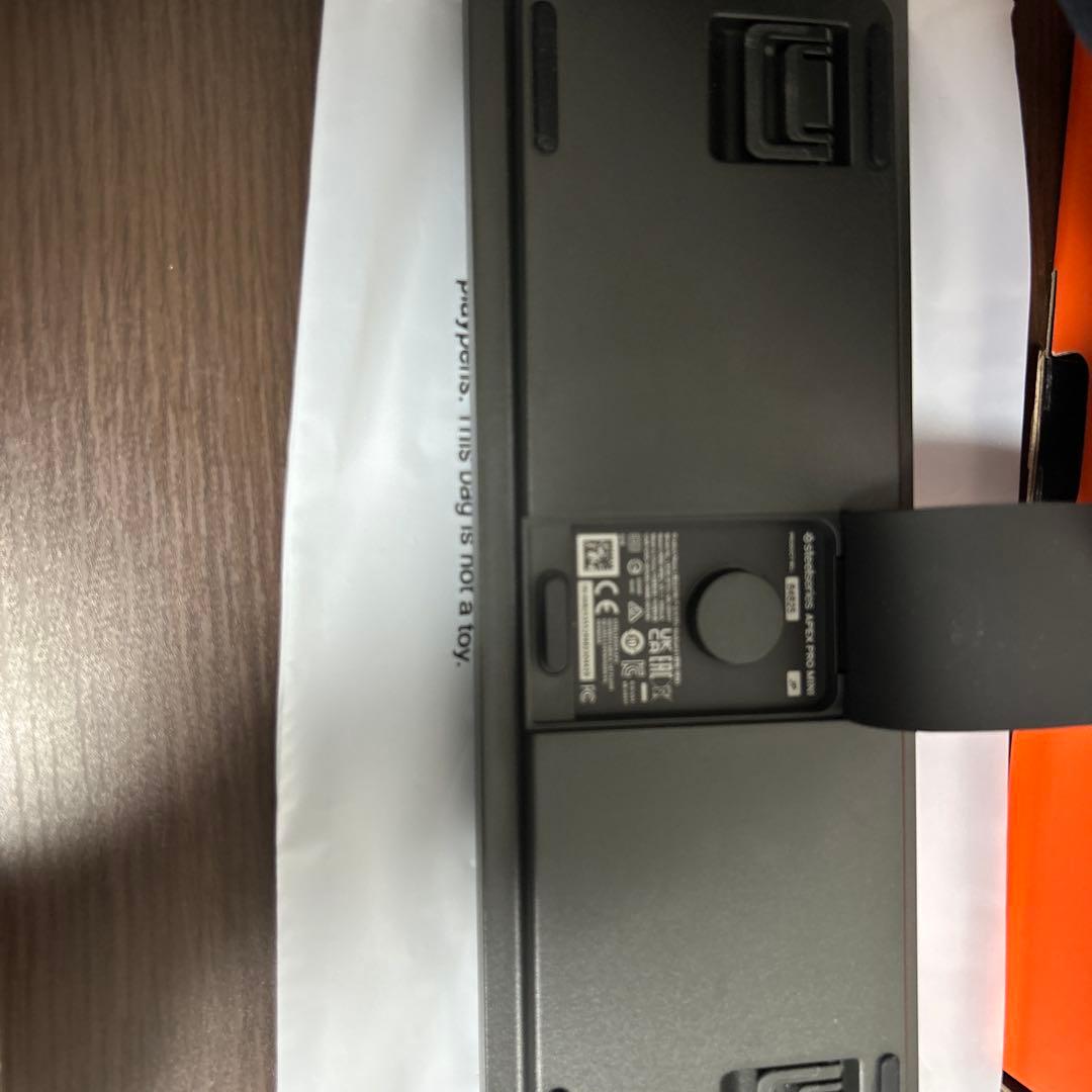 SteelSeries Apex Pro Mini RGBキーボード本体