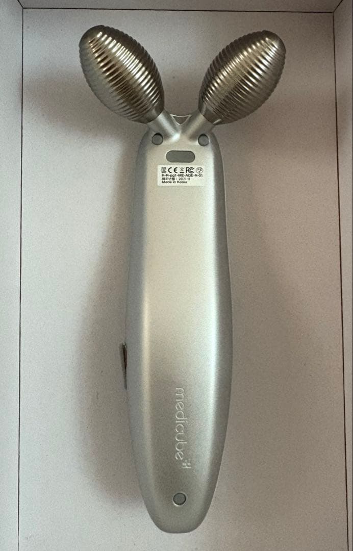 AGE-R DERMA EMS SHOT 美顔器 メディキューブ