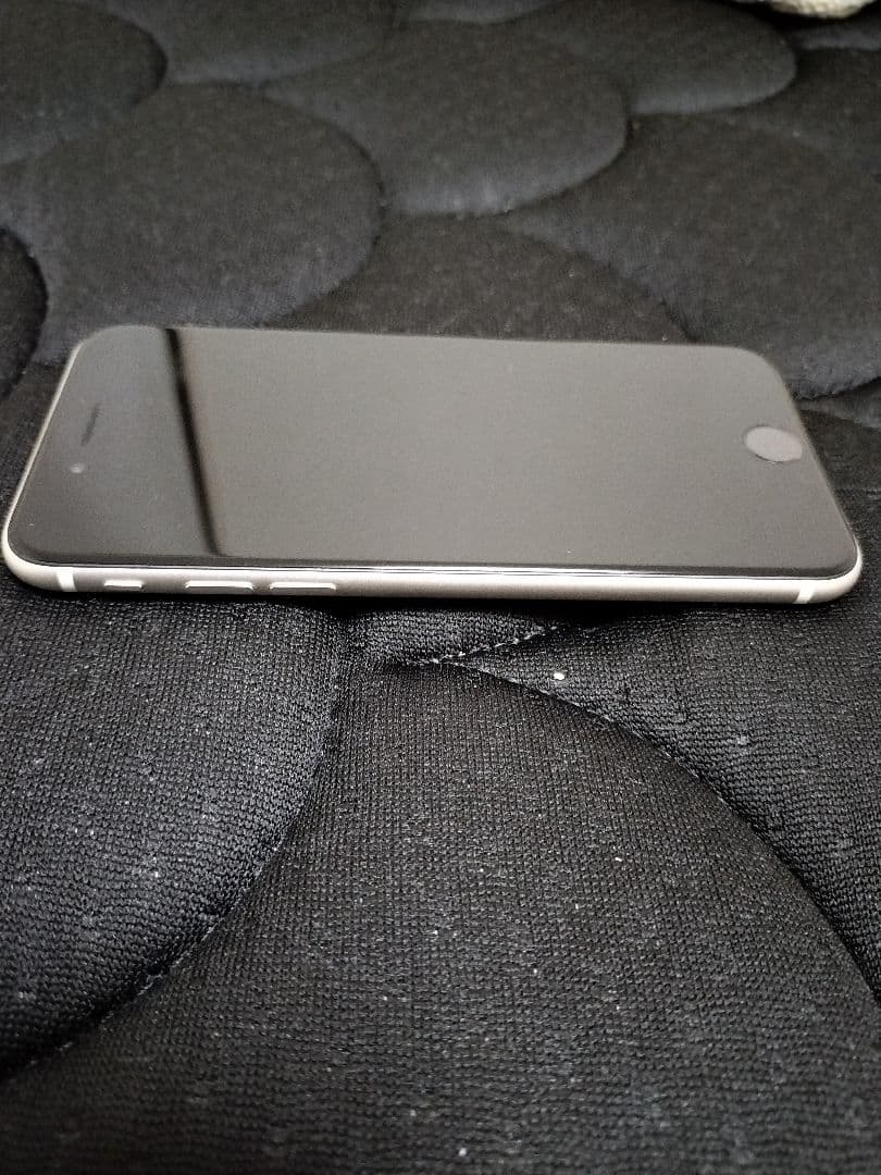 iPhoneSE3 128GB スターライト