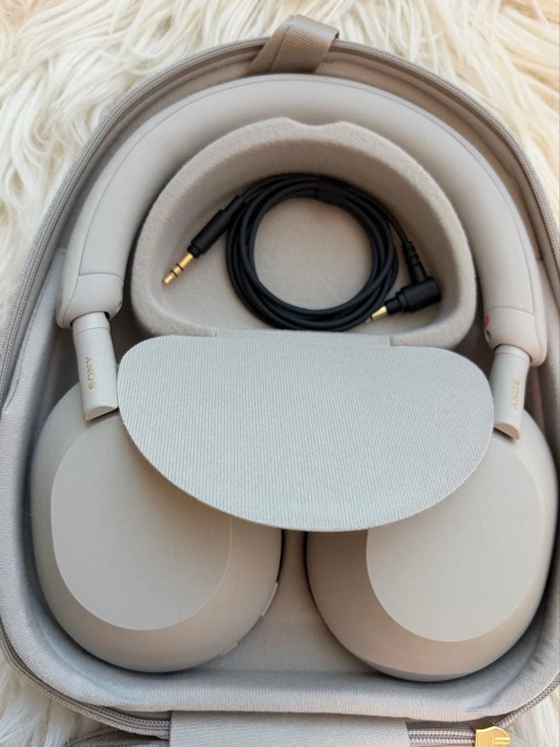 【超美品】Sony ソニー ワイヤレスヘッドホン シルバー　WH-1000XM5