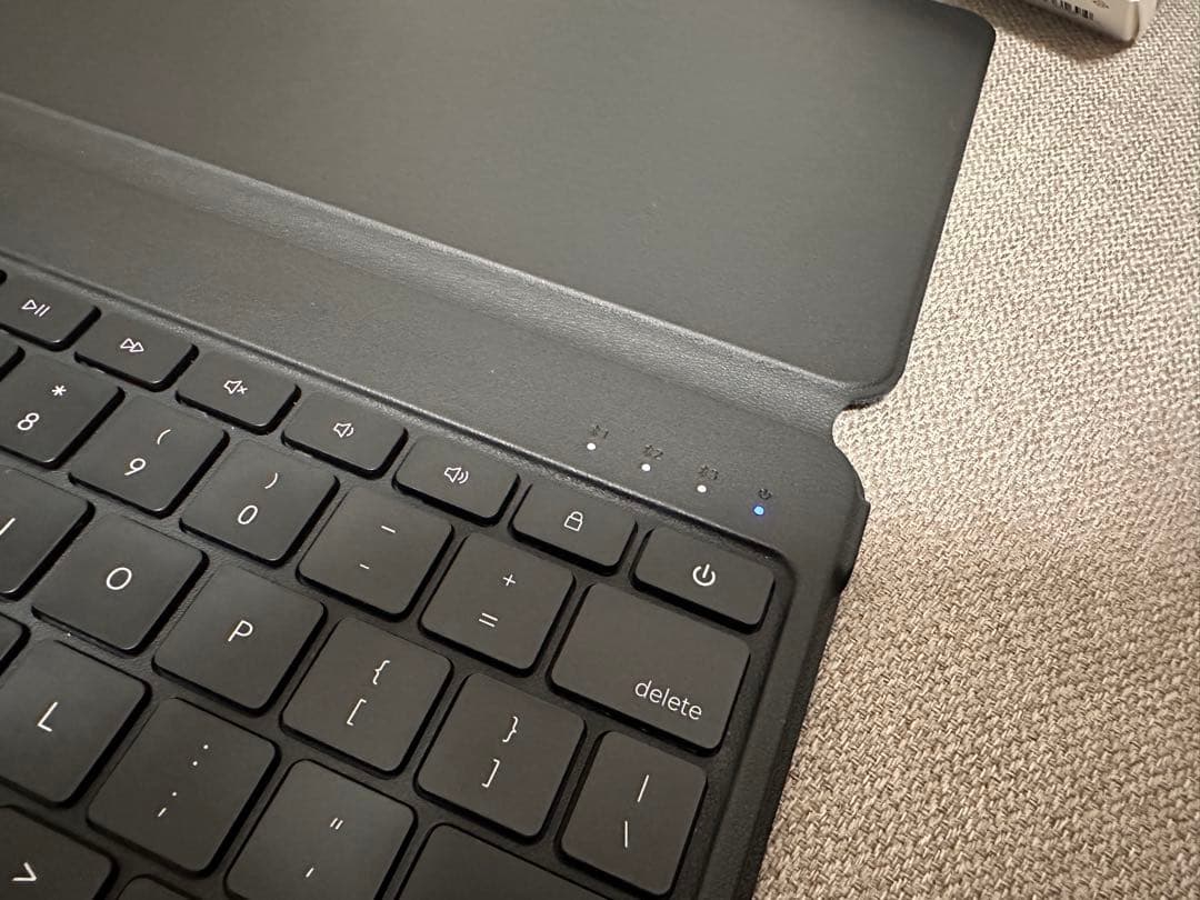 SATECHI OntheGo™ コンパクトBluetooth キーボード
