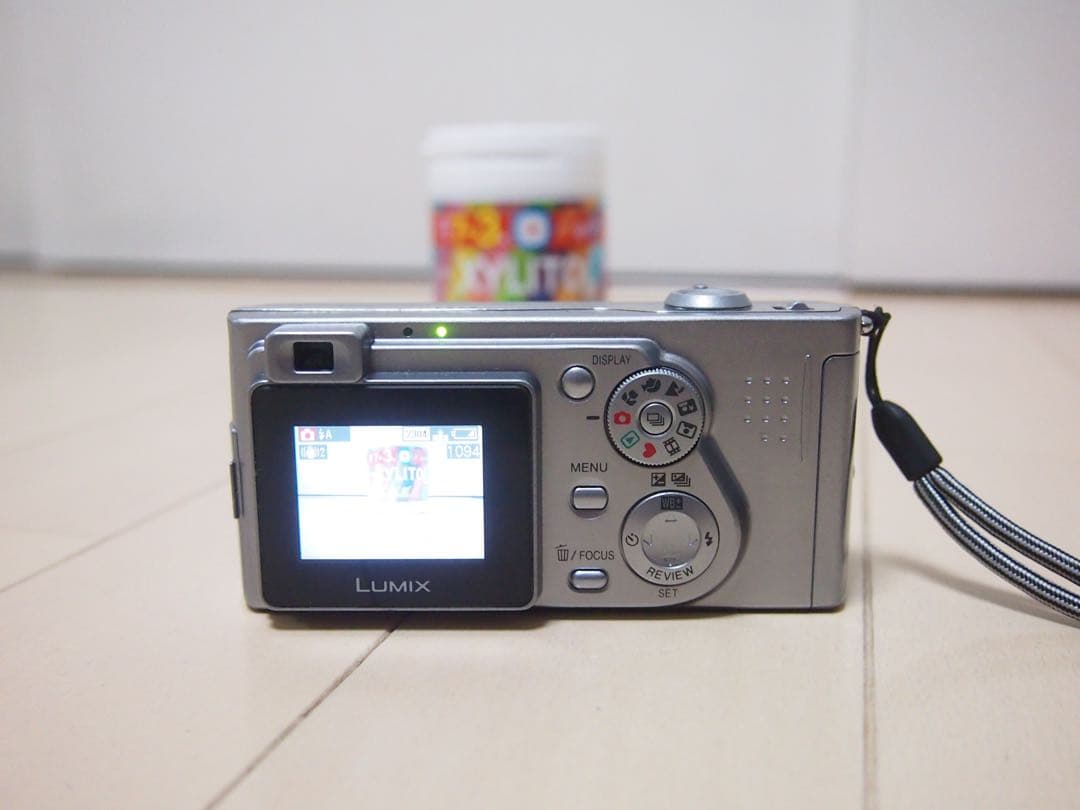 動作品 Panasonic DMC-FX5 デジタルカメラ DE-929 充電器