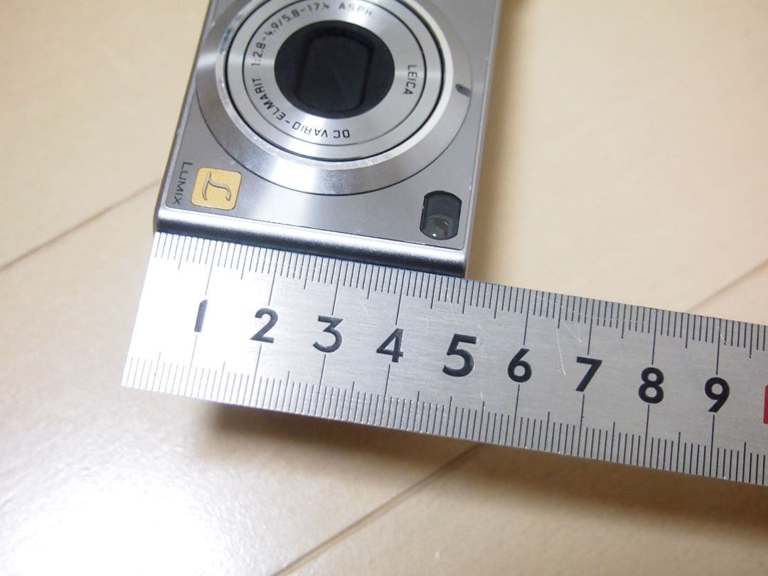 動作品 Panasonic DMC-FX5 デジタルカメラ DE-929 充電器