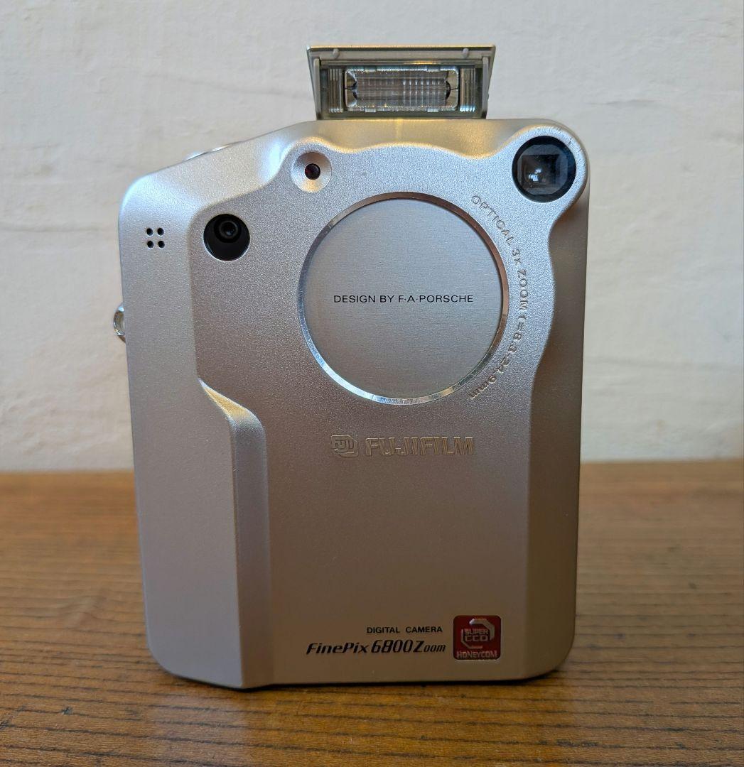 デジタルカメラ FUJIFILM FinePix 6800Zoom