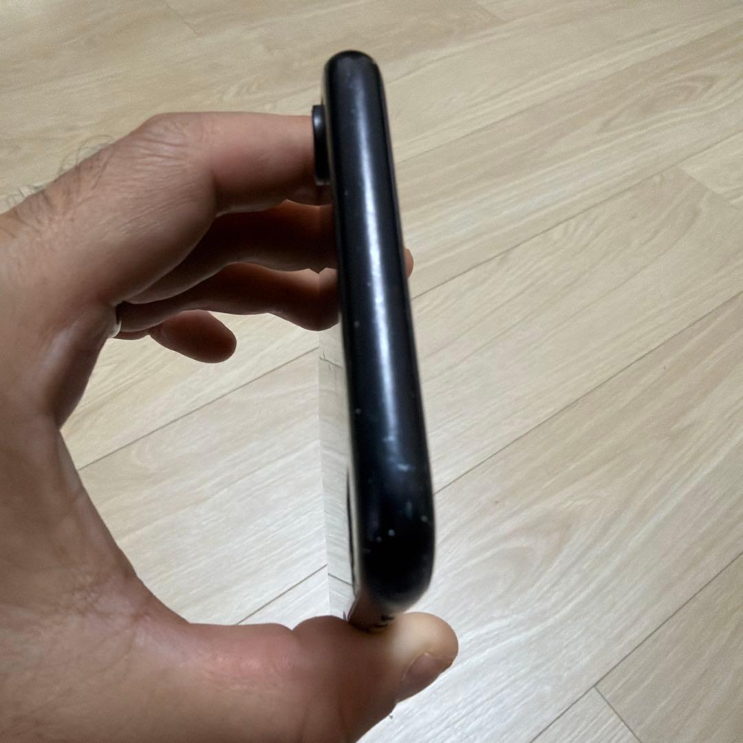 iPhoneXr 64GB 本体　ブラック　黒　背面割れ