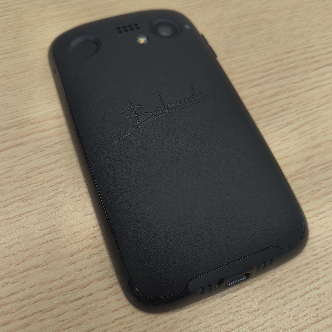 ☆美品☆BALMUDA Phone X01A本体と充電台、ケース3種類セット