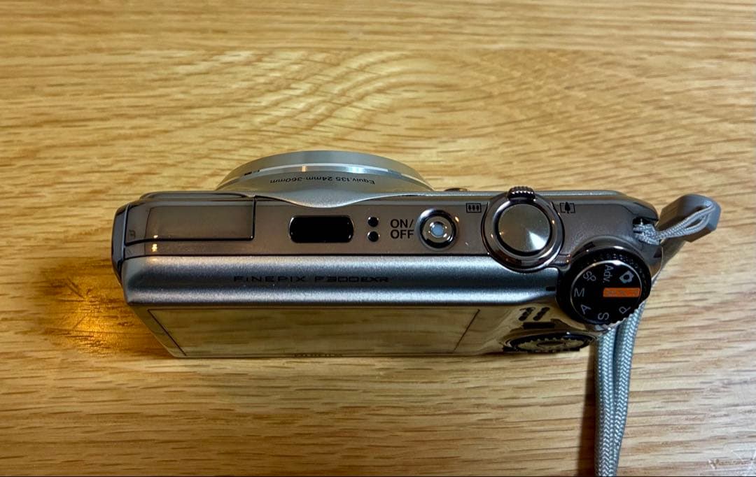 FUJIFILM 　FINPIX　 F300　EXR