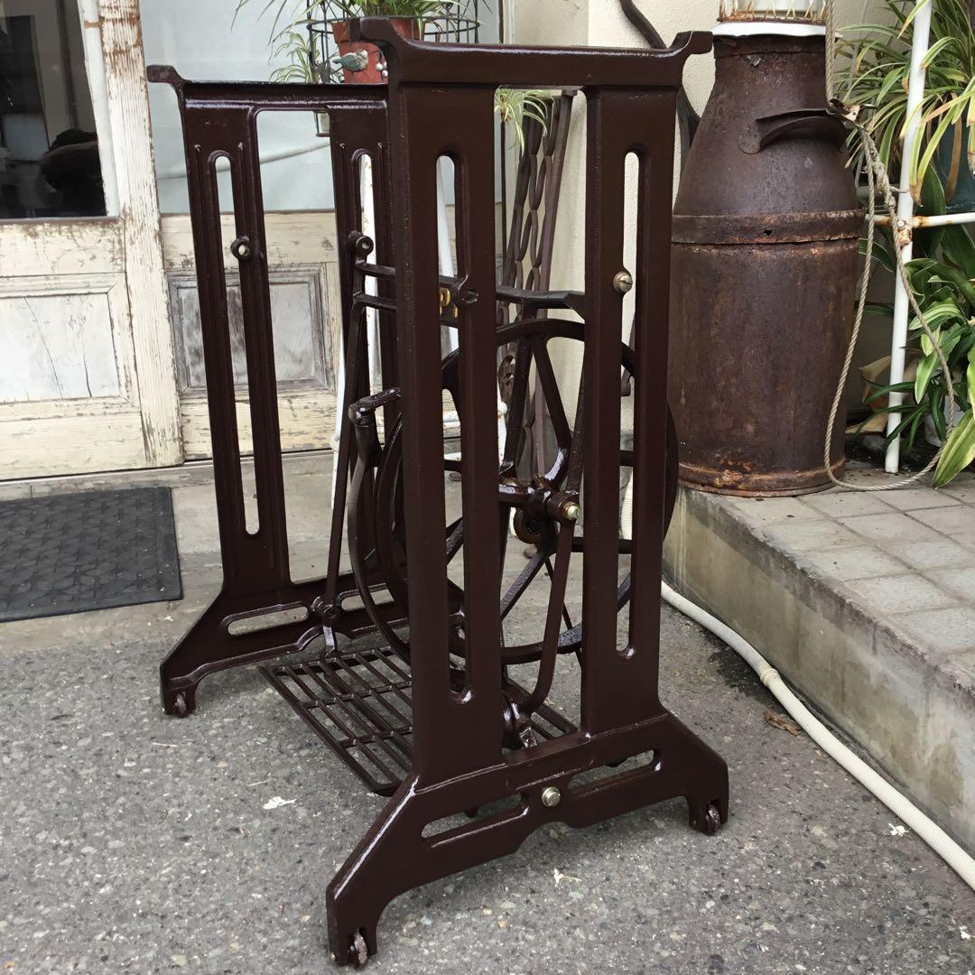 HAPPYヴィンテージ テーブル鉄脚　アイアン　テーブルに！