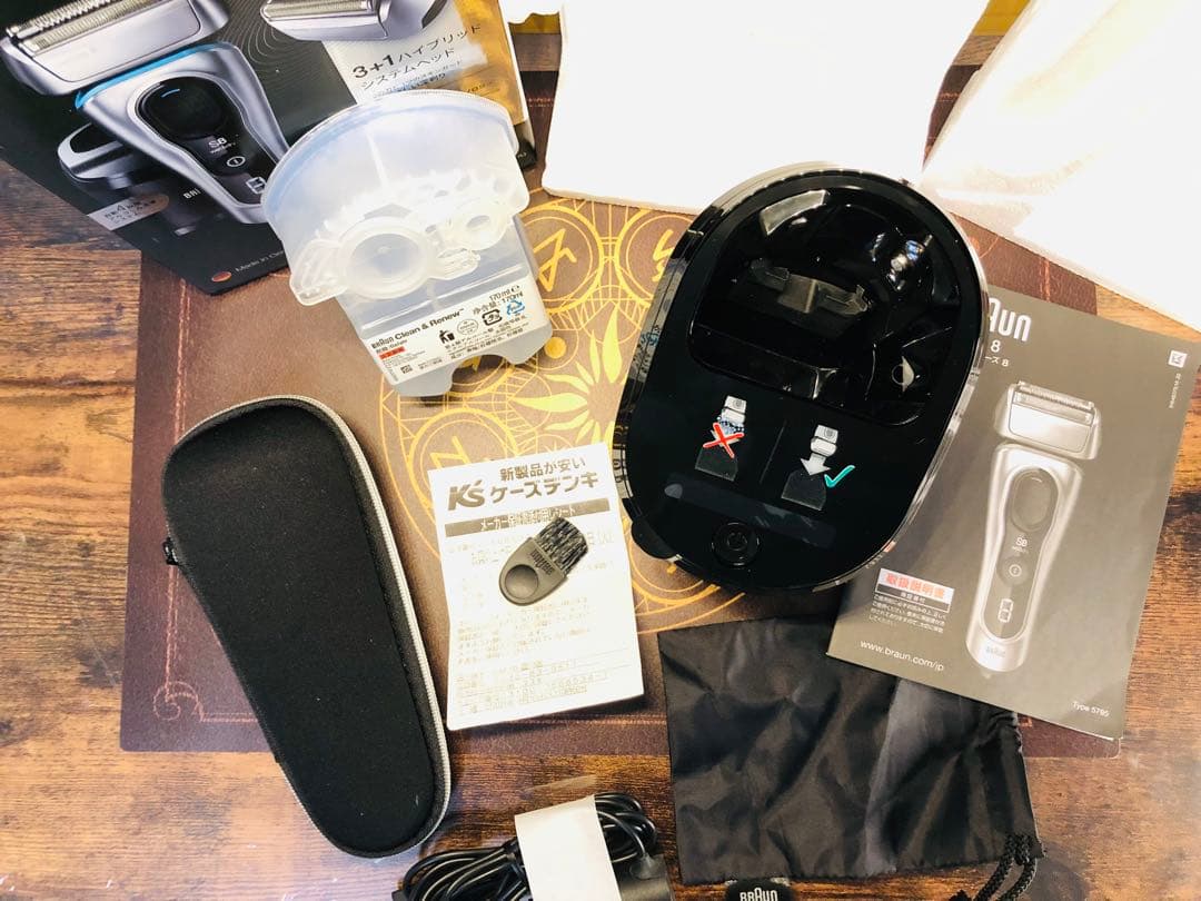 【美品】BRAUNSeries 8 8390cc-Vブラウンメンズ電気シェーバー