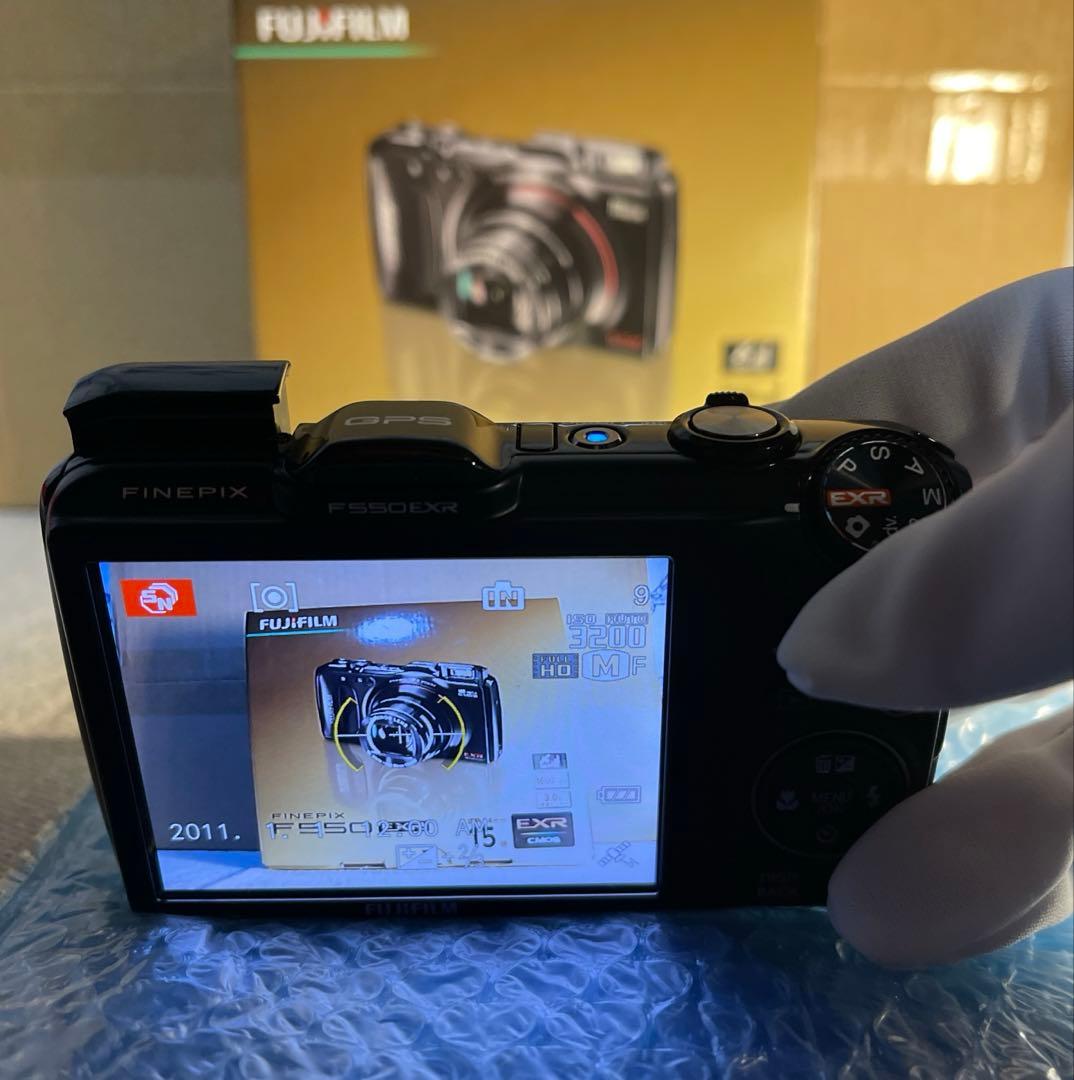FUJIFILM FINEPIX F550EXR 美品