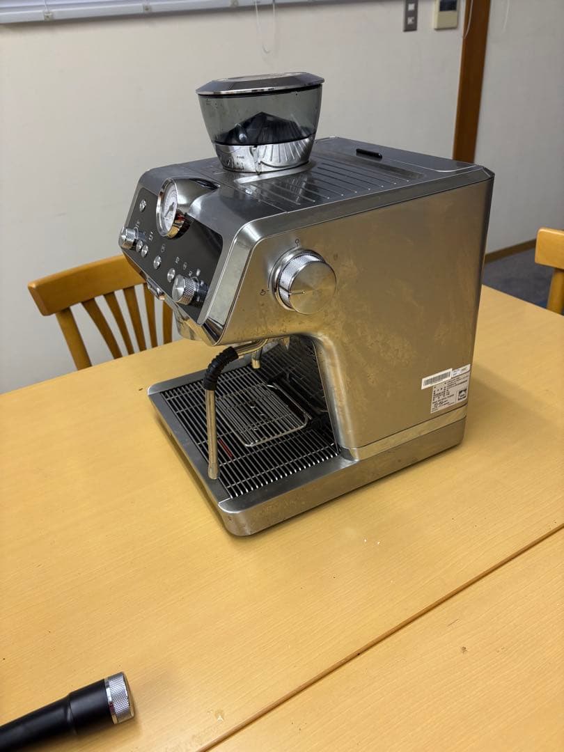 De'Longhi エスプレッソマシン シルバー
