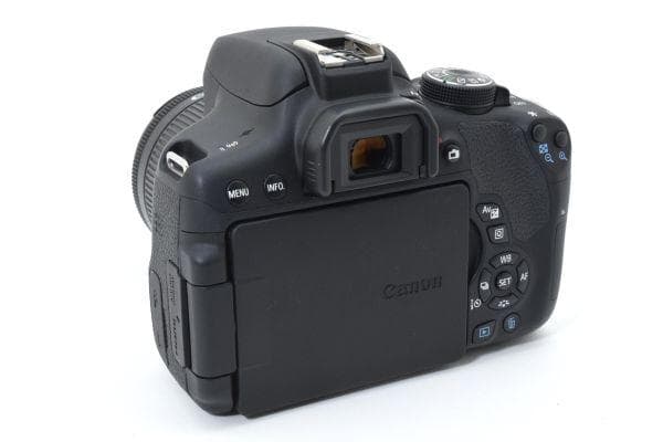 【ショット数わずか917回】Canon EOS Kiss X8i レンズキット
