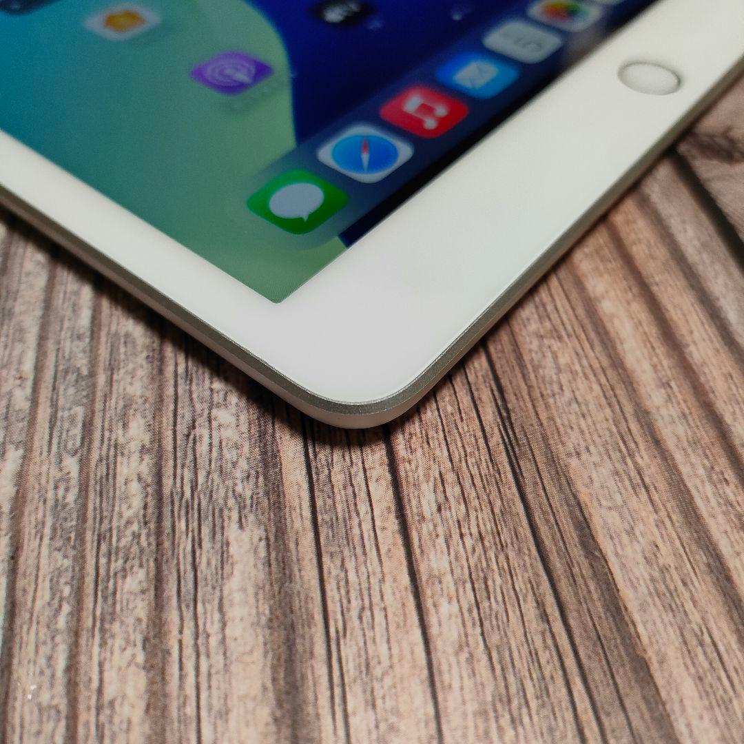 iPad 第7世代 128GB SIMフリー シルバー バッテリー98%