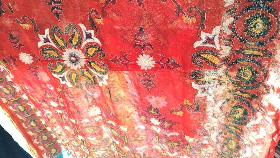 インド　サリー　薄手の紅刺繍布　INDIA　SALLY