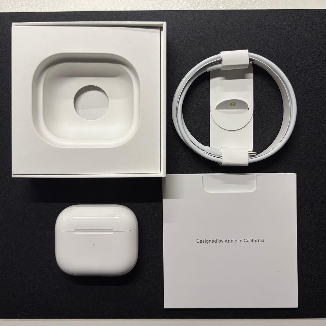 Air pods (第3世代)本体 ＋ Lightning充電ケース