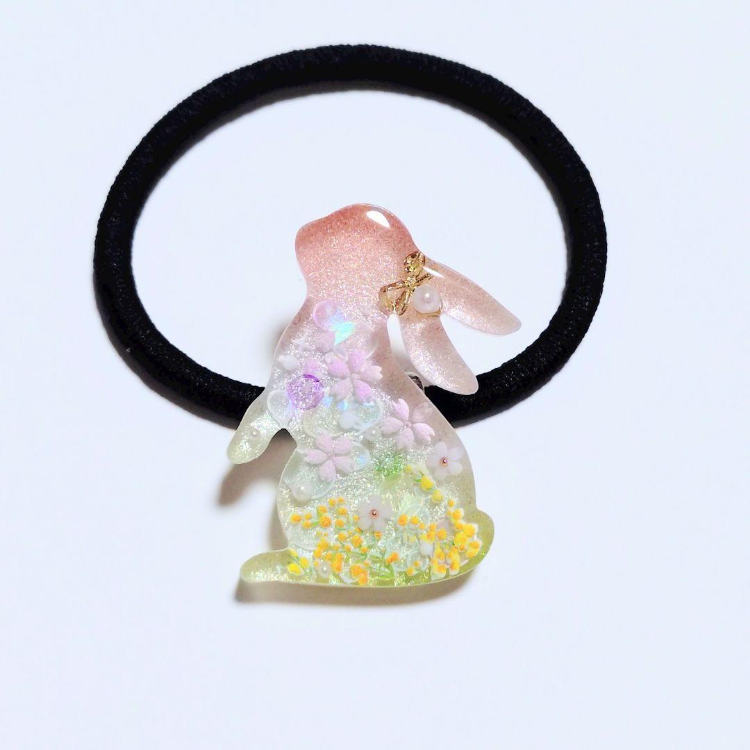 No.632　レジン ヘアゴム マグネット ピンバッジ うさぎミモザさくら