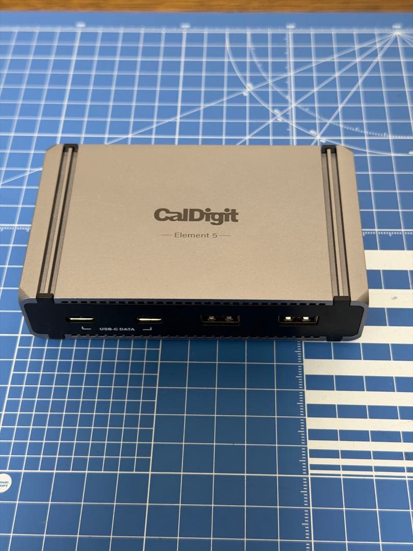 分配器・切替器 CalDigit Thunderbolt 5 Element 5 Hub