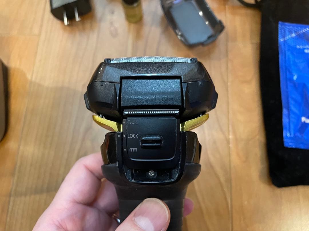 Panasonic ラムダッシュ5枚刃 ES-LV7C（替え刃付き）