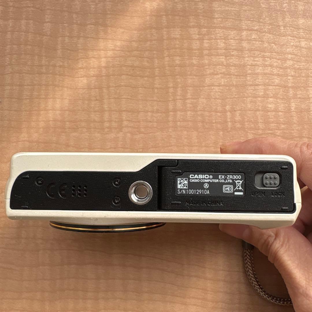 CASIO EX-ZR300 美品 高速連写 フルHD 広角24mm 動作品