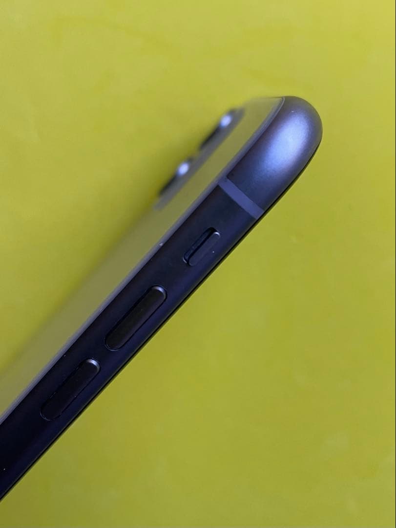 『美品』iPhone11 SIMフリー 64GB BT88 %