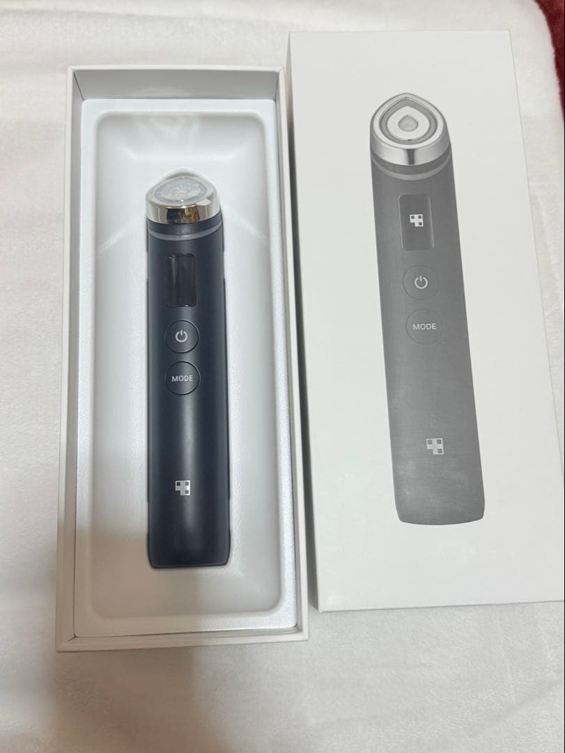 ケース付き　medicube メディキューブ　AGE-R ブースタープロ　美顔器
