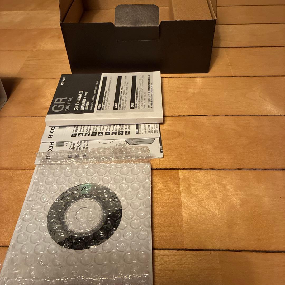 RICOH GR DIGITAL III 本体と付属品