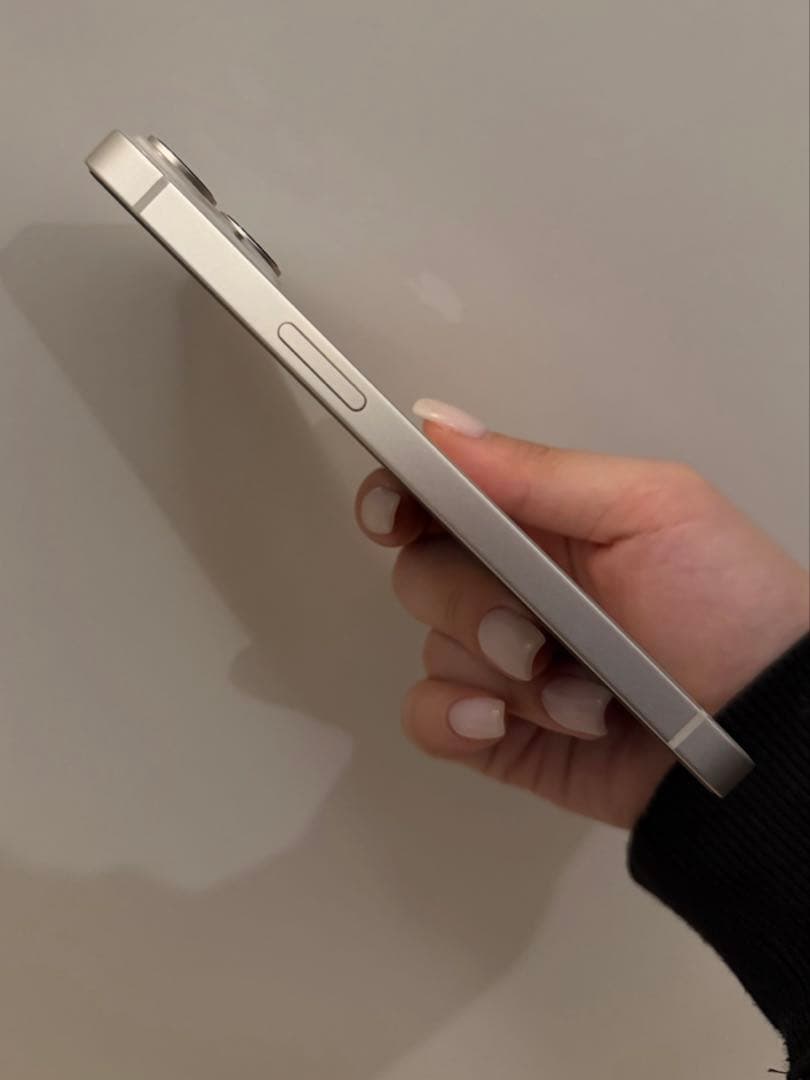 iPhone 14 本体 128GB スターライト
