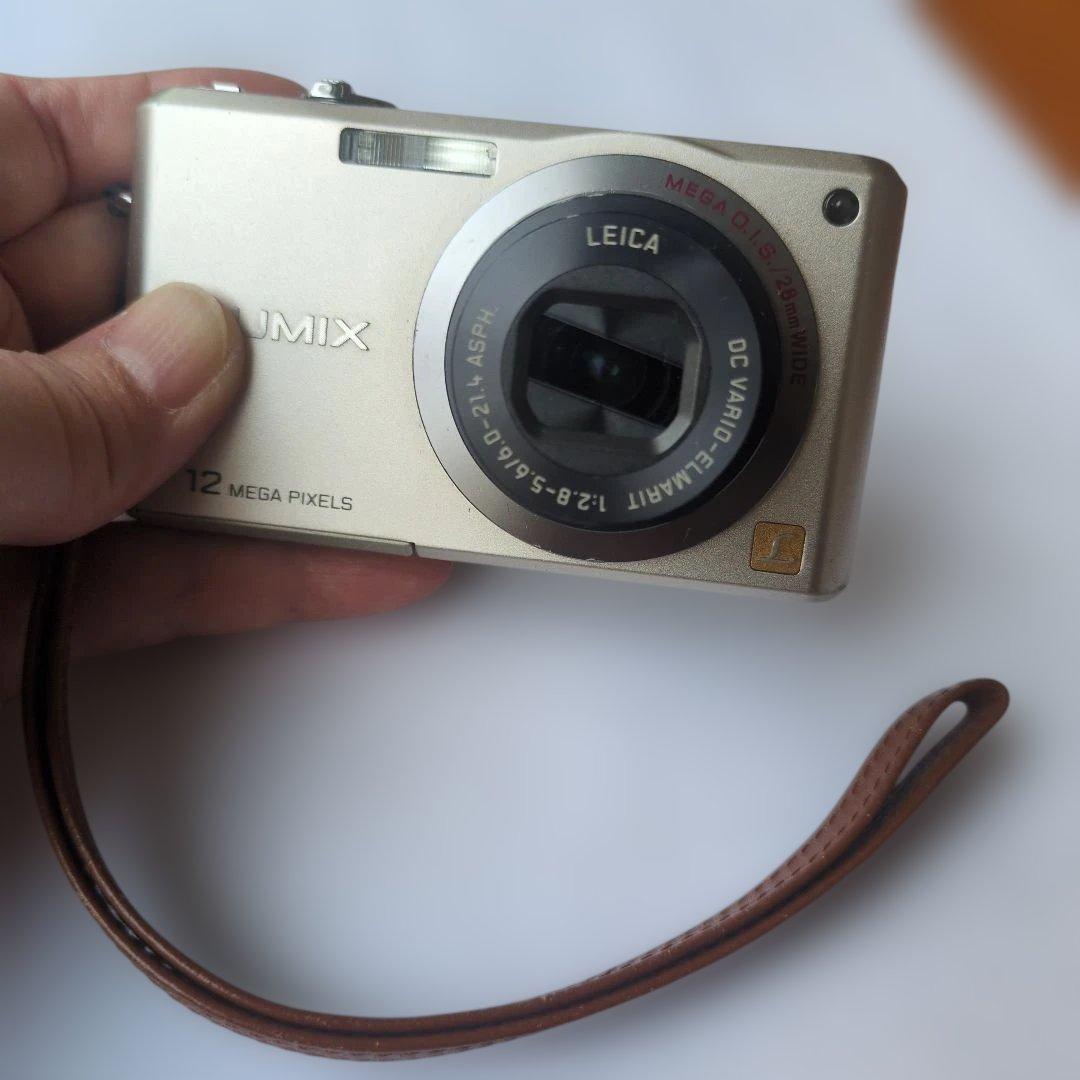 デジタルカメラ Panasonic LUMIX DMC-FX100