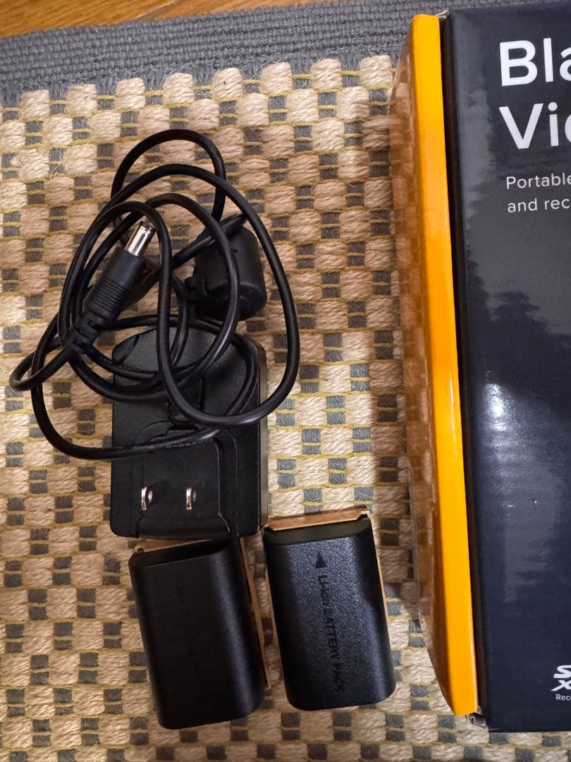 Blackmagic Video Assist 5インチモニタ保護シートリグ付き