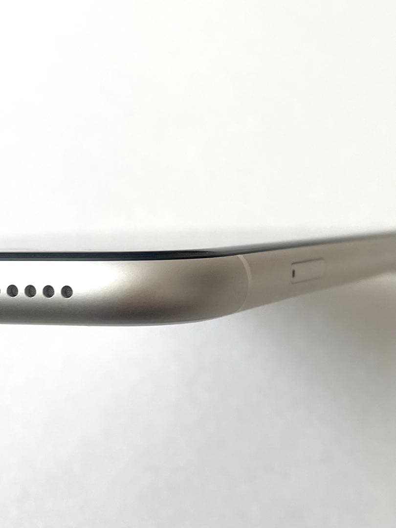 美品　Apple iPhone 11 64GB　ホワイト　　　　　SIMフリー