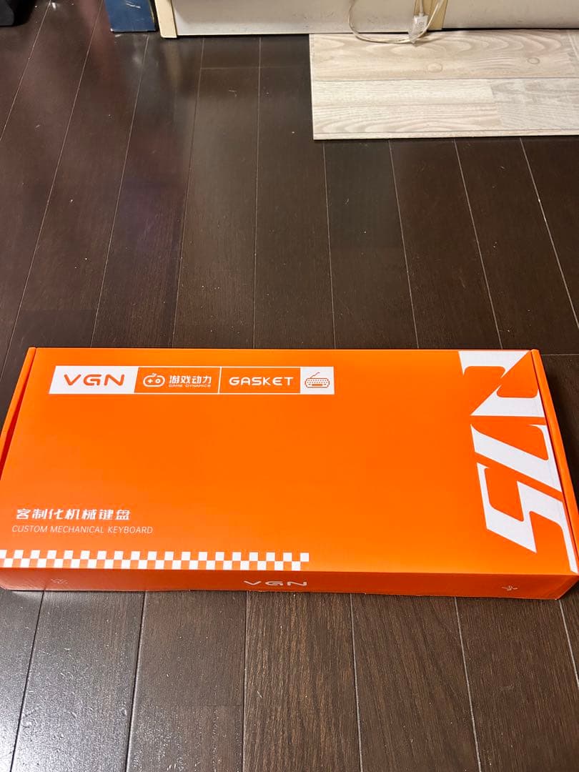 ほぼ新品】VGN 有線メカニカルキーボード｜打鍵音静かめ・ゲーム向け