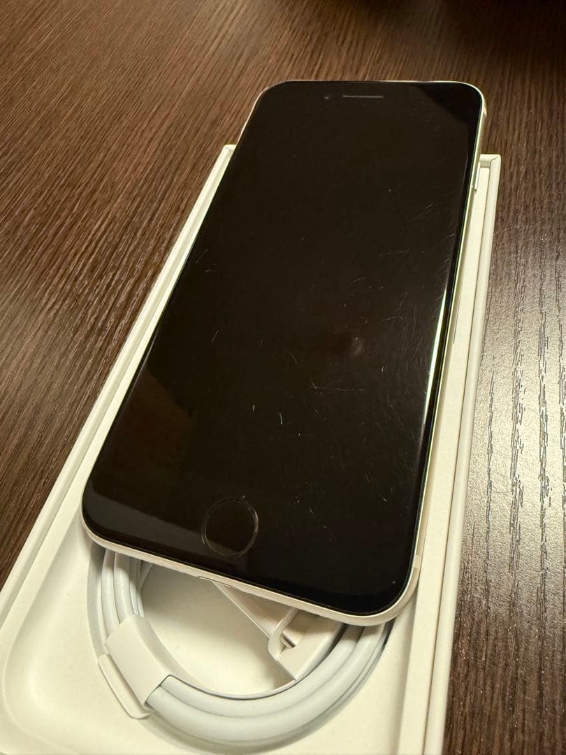 iPhone SE 第3世代 64GB スターライトSIMフリー