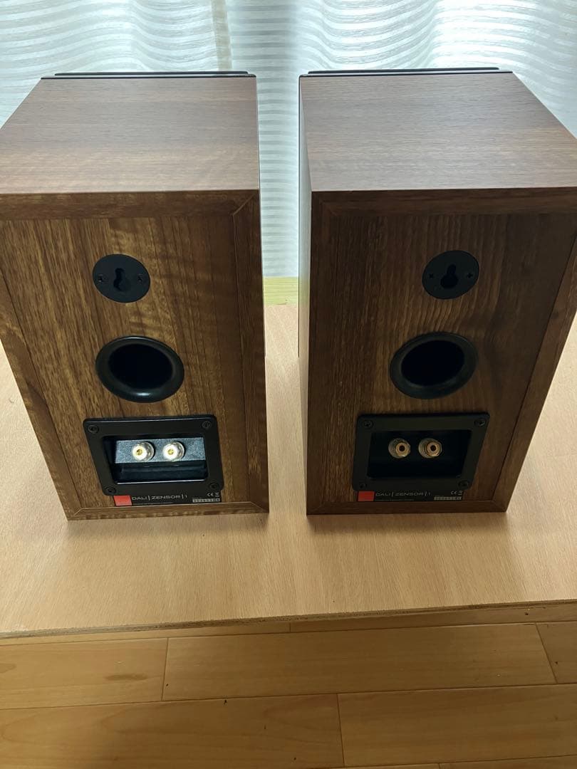DALI ZENSOR 1 2ウェイ スピーカー 木製キャビネット