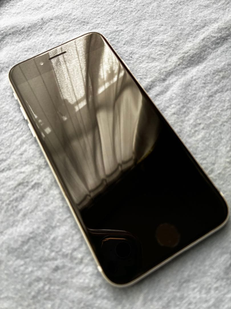 iPhone SE 第2世代128GB White SIMフリー　本体