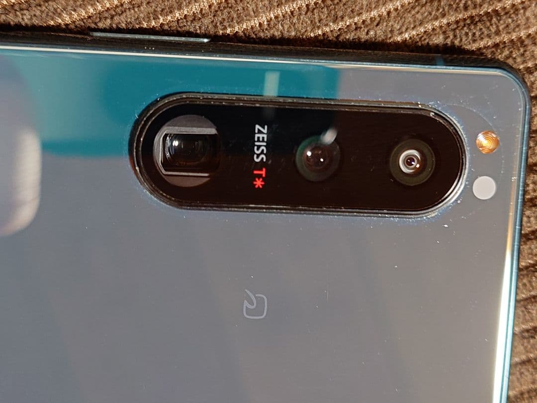 XPERIA5ⅲ　SOG05グリーン中古わりと綺麗
