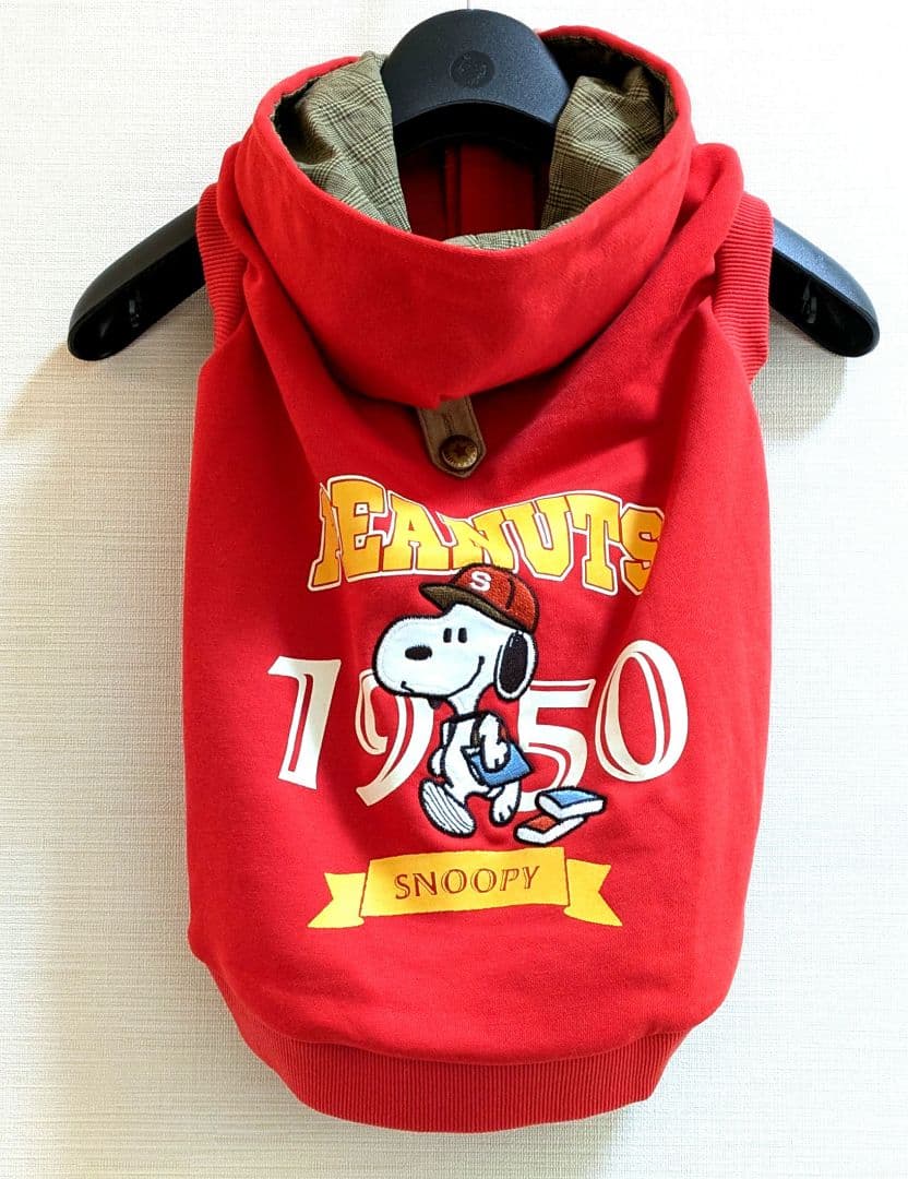 新品未使用　秋冬　新作　PEANUTS スヌーピー 犬服 赤　パーカー　レッド