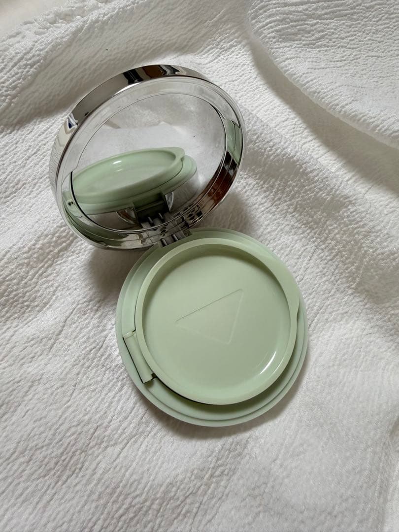 PRADAクッションファンデーション　LC5