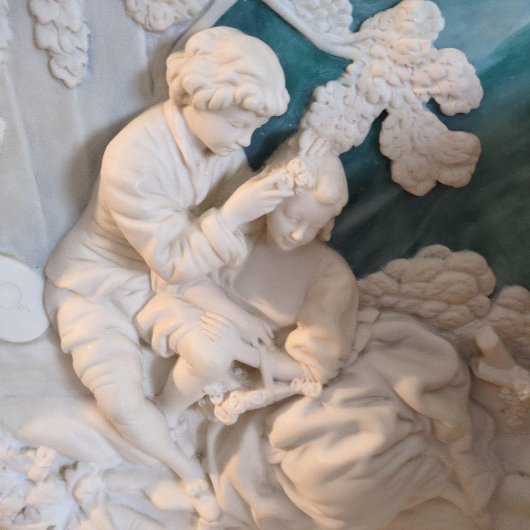 ブーシェの絵画をモチーフ　アンティーク浅浮き彫り壁掛け飾り