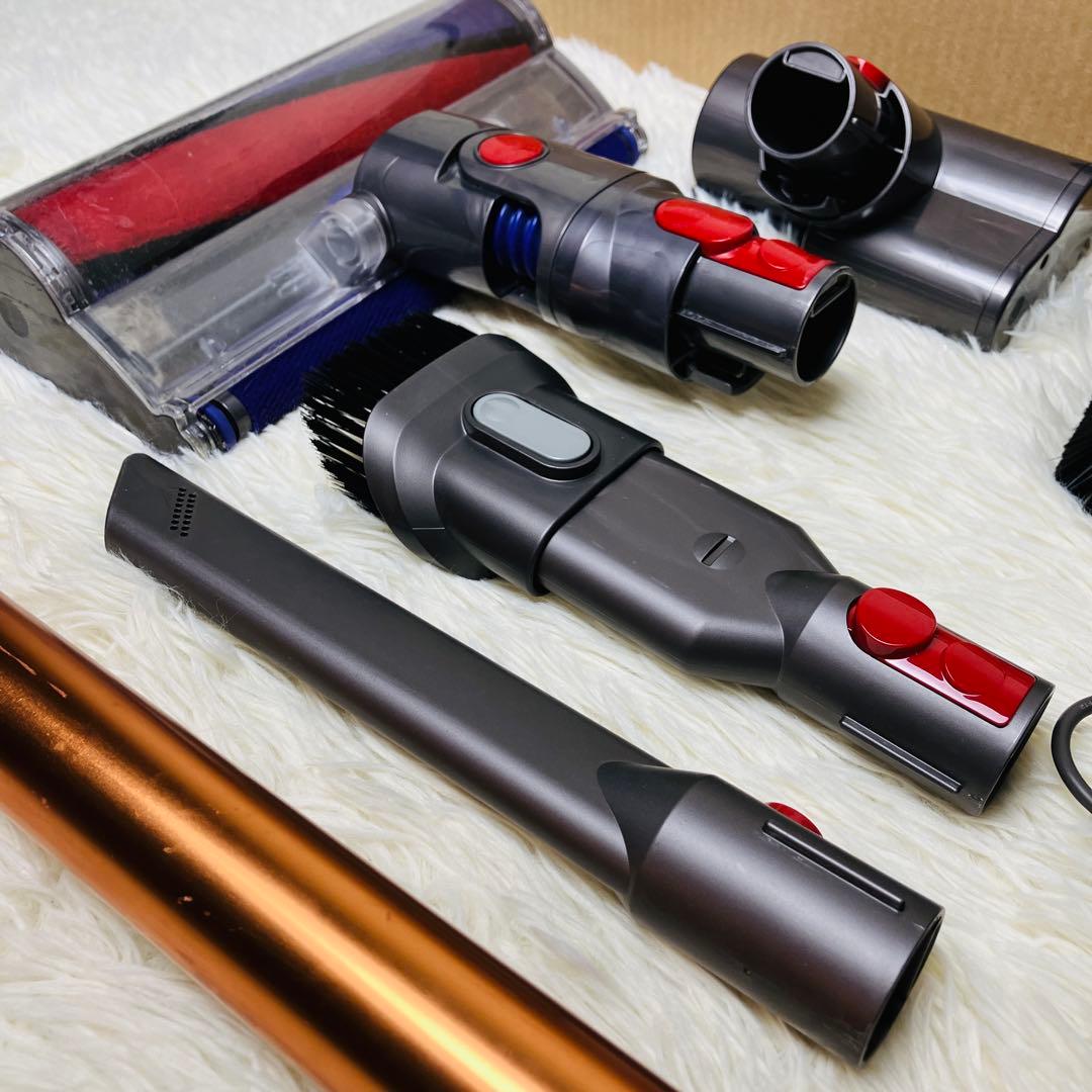 Dyson ダイソン　Cyclone V10 Fluffy サイクロンクリーナー
