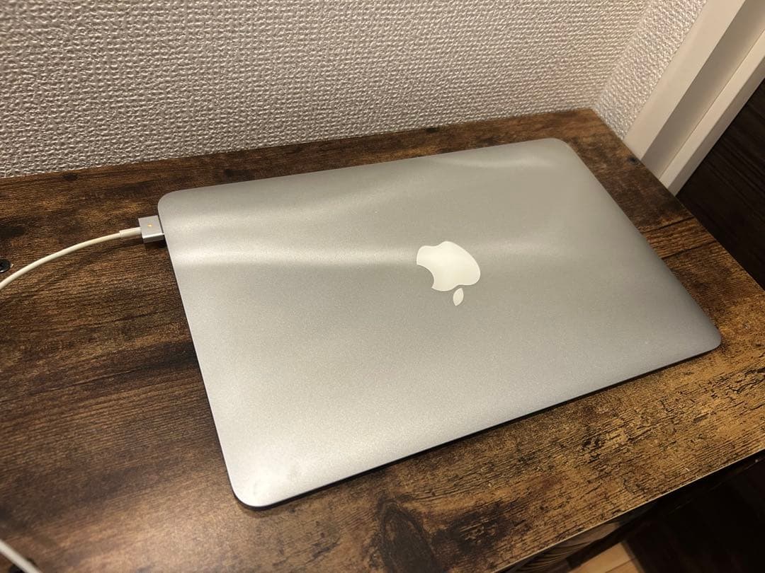MacBook本体 Apple MacBook Air(intel corei5, 2013)