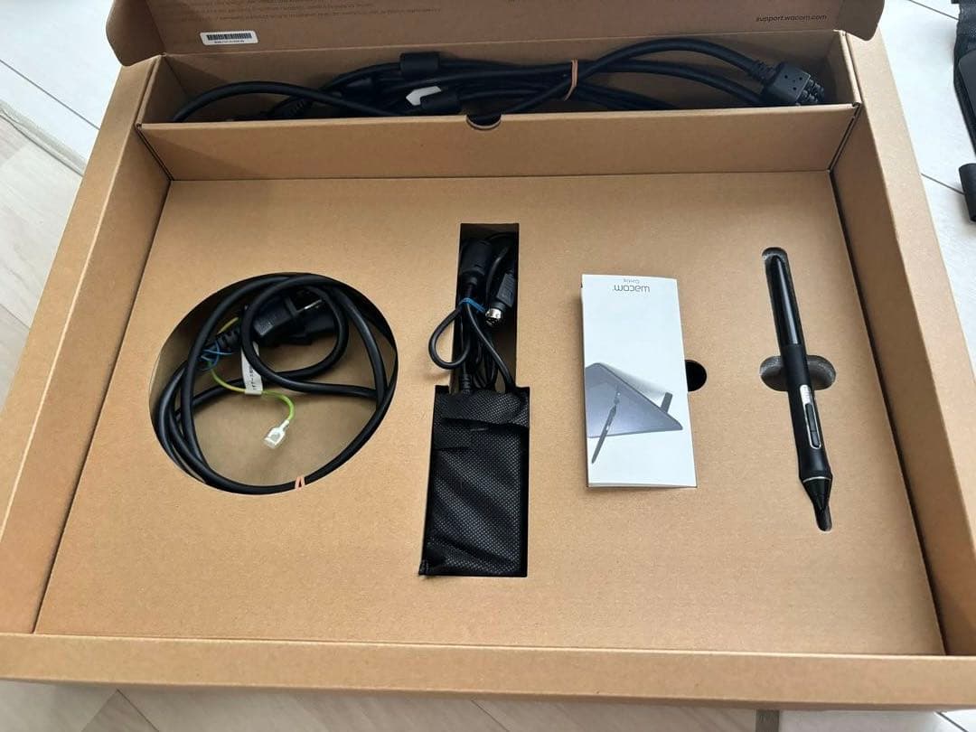 Wacom Cintiq 16 液晶ペンタブレット本体