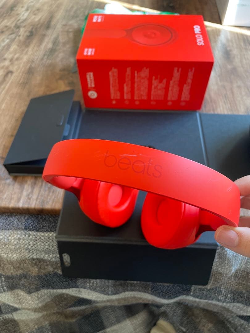 Beats Solo Pro ワイヤレスヘッドホン レッド