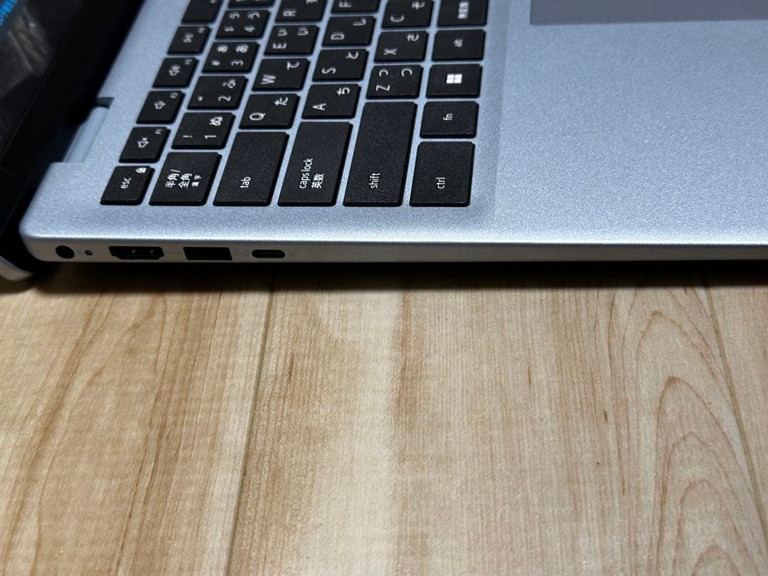 DellノートInspiron 5445 Ryzen7 8840U 美品