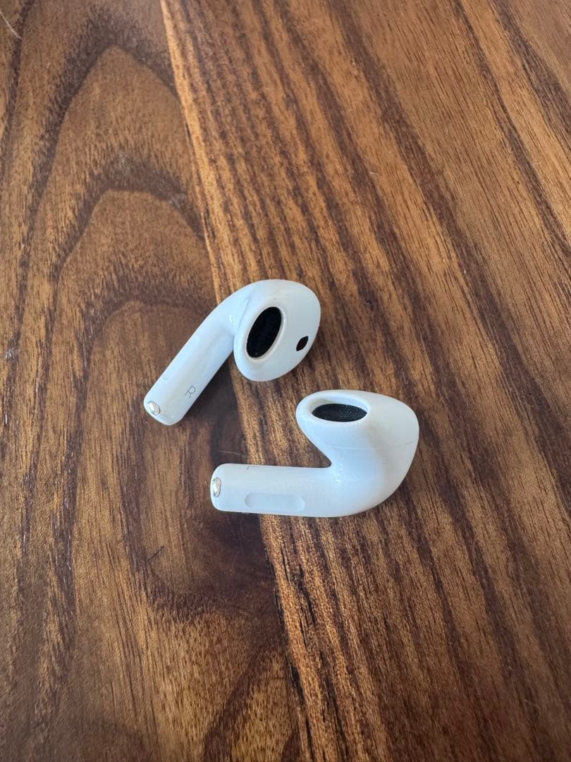 ユノさん専用Apple AirPods 4