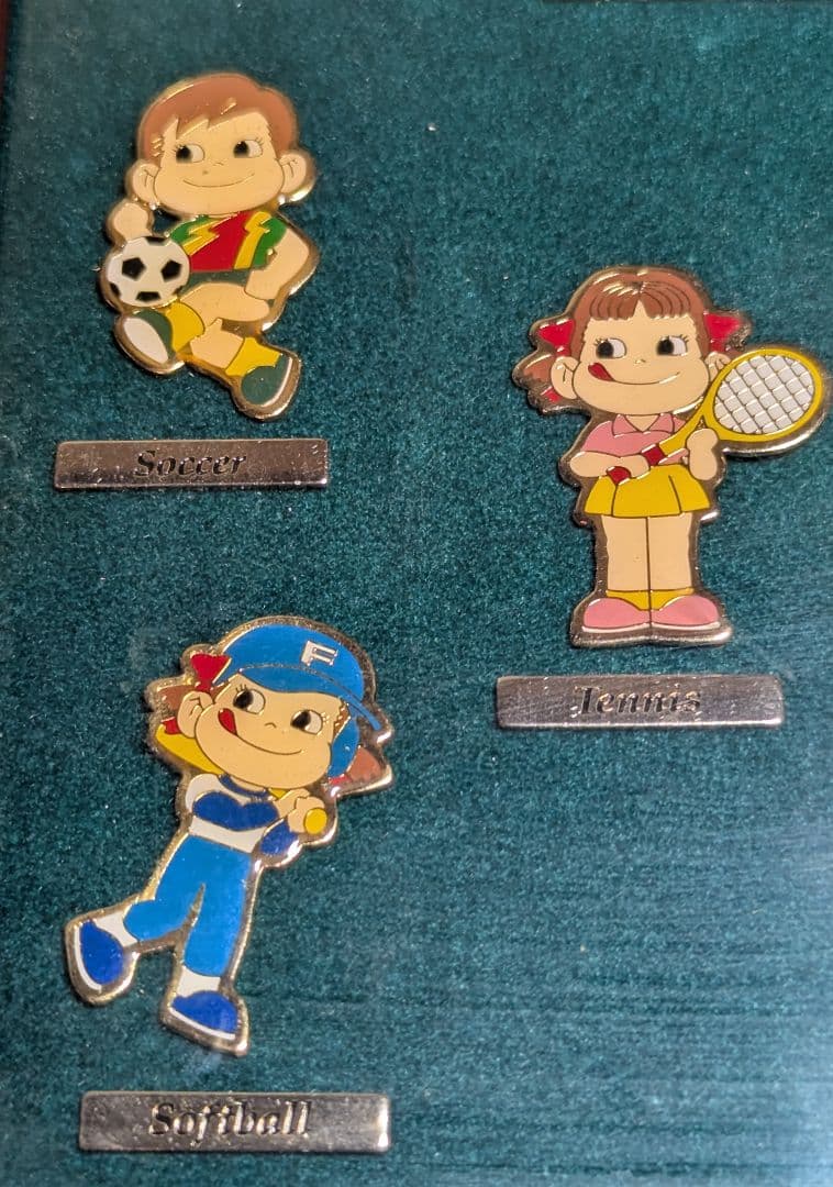 不二家 ペコちゃん＆ポコちゃん ピンバッジ 額装セット