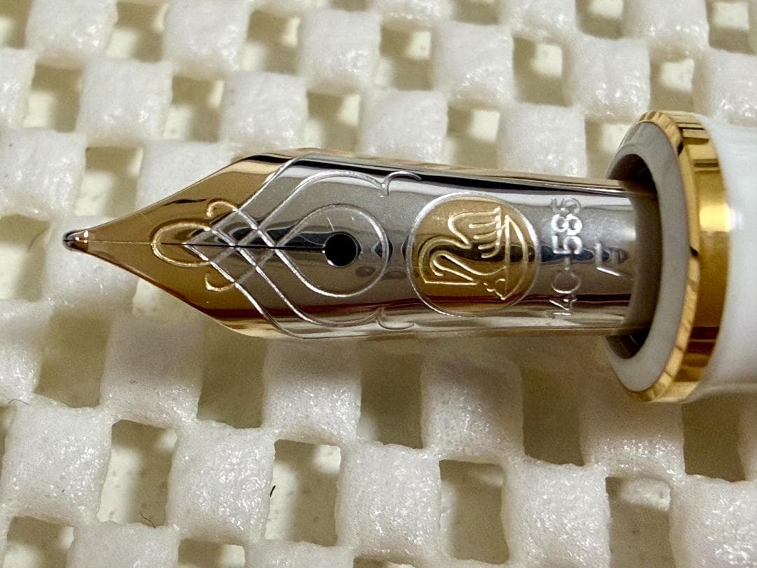 【保証期間内】Pelikan スーベレーンM600 細字 レッドホワイト 万年筆