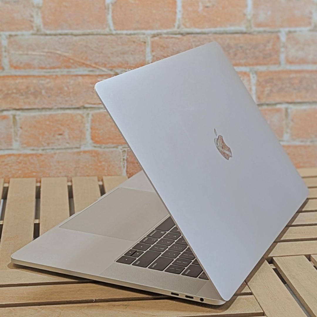 (2666)MacBook Pro i7 32GB 15インチ バッテリー良好◎
